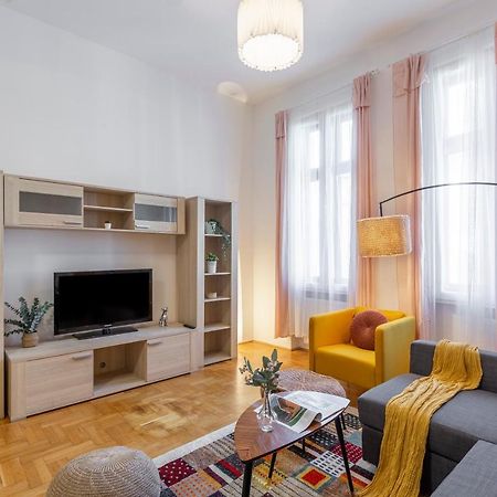 Central Gozsdu Apartment In The Party Street Budapeşte Dış mekan fotoğraf
