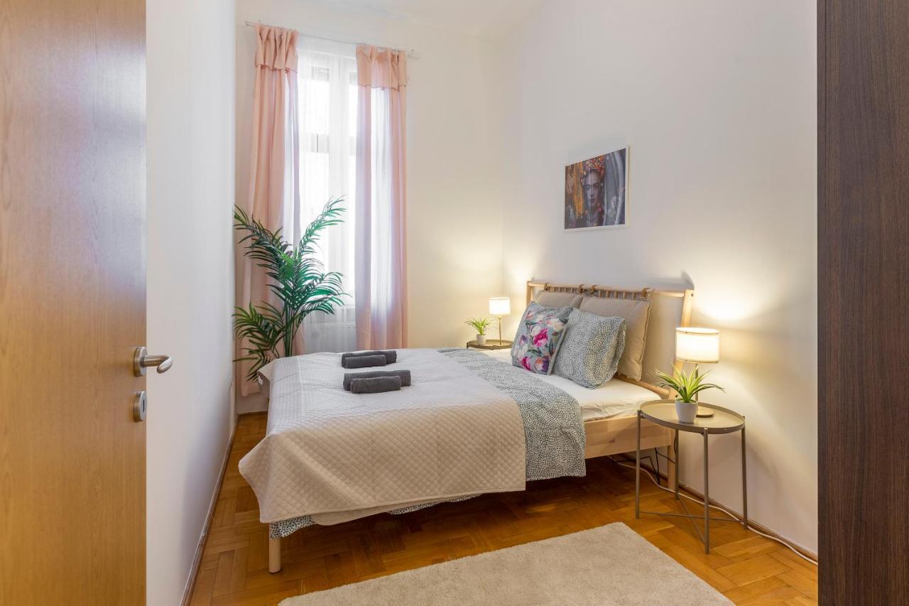 Central Gozsdu Apartment In The Party Street Budapeşte Dış mekan fotoğraf