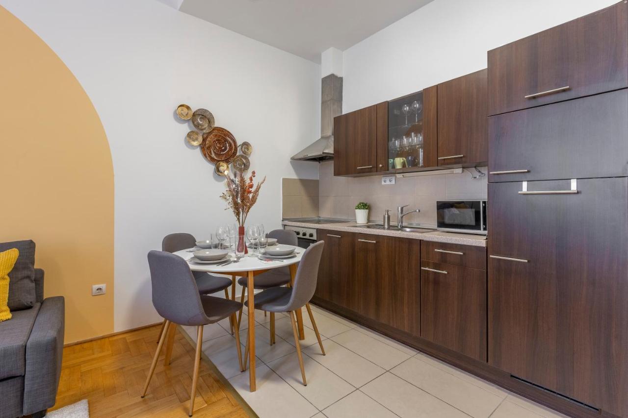 Central Gozsdu Apartment In The Party Street Budapeşte Dış mekan fotoğraf