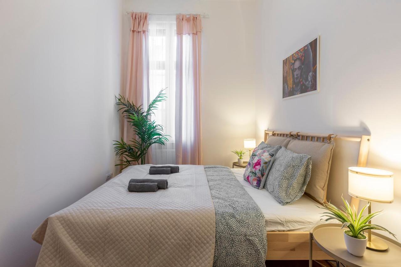 Central Gozsdu Apartment In The Party Street Budapeşte Dış mekan fotoğraf